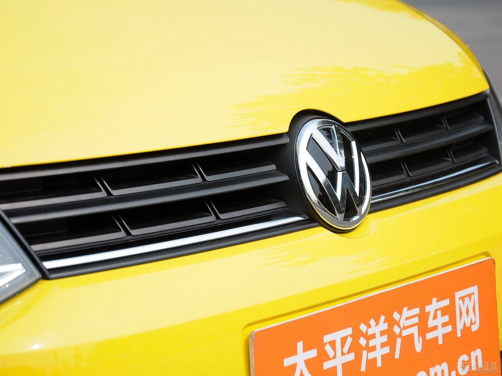 星耀黃大眾Polo車(chē)頭外觀(guān)圖片