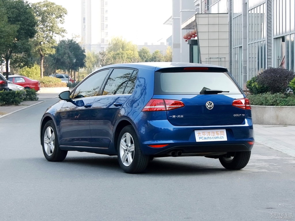珊瑚藍高爾夫整車外觀外觀圖片