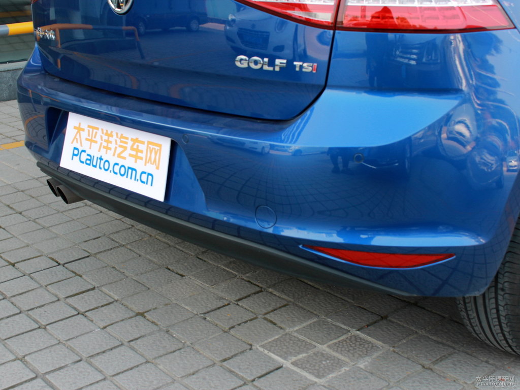 珊瑚藍(lán)高爾夫車尾外觀圖片