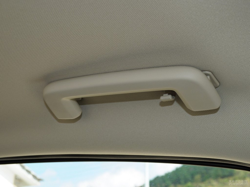 珍珠白福睿斯車廂內(nèi)飾圖片