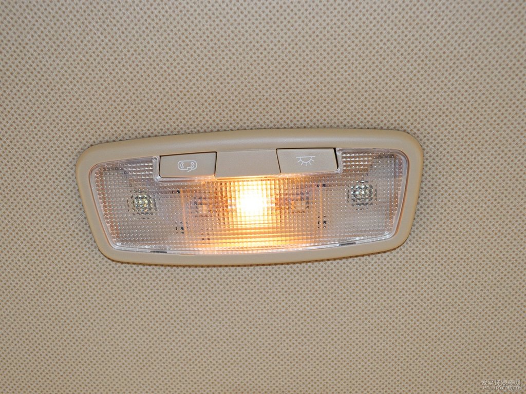 星夜黑寶駿730車(chē)廂內(nèi)飾圖片