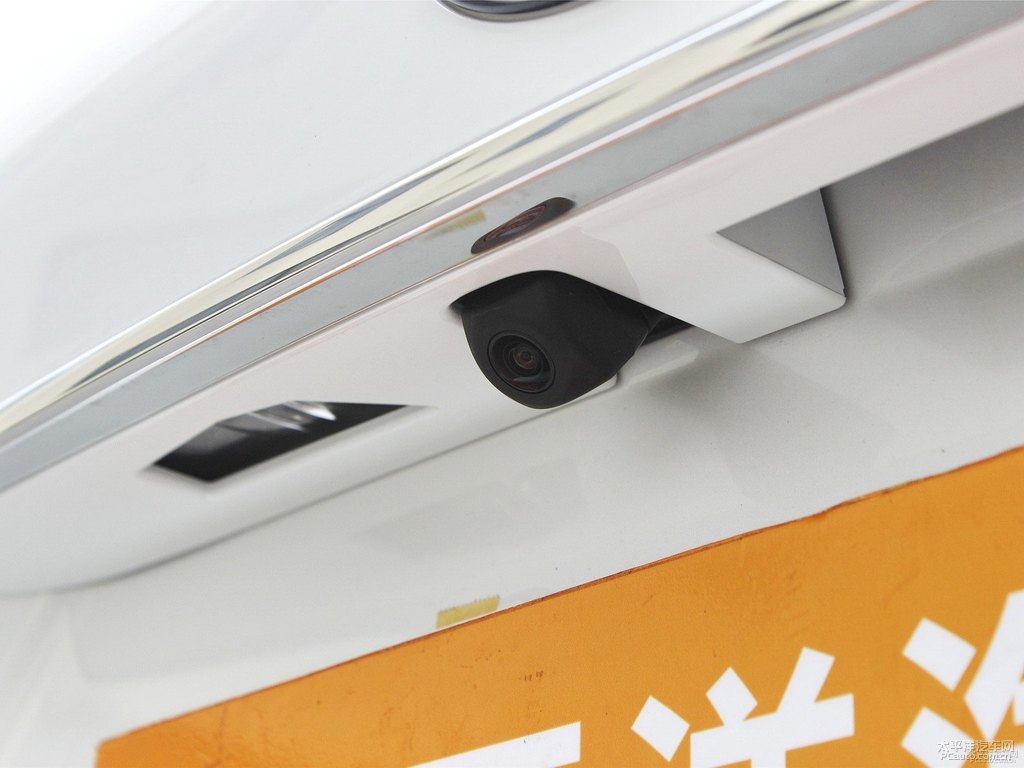 超音速石英白雷克薩斯NX車尾外觀圖片