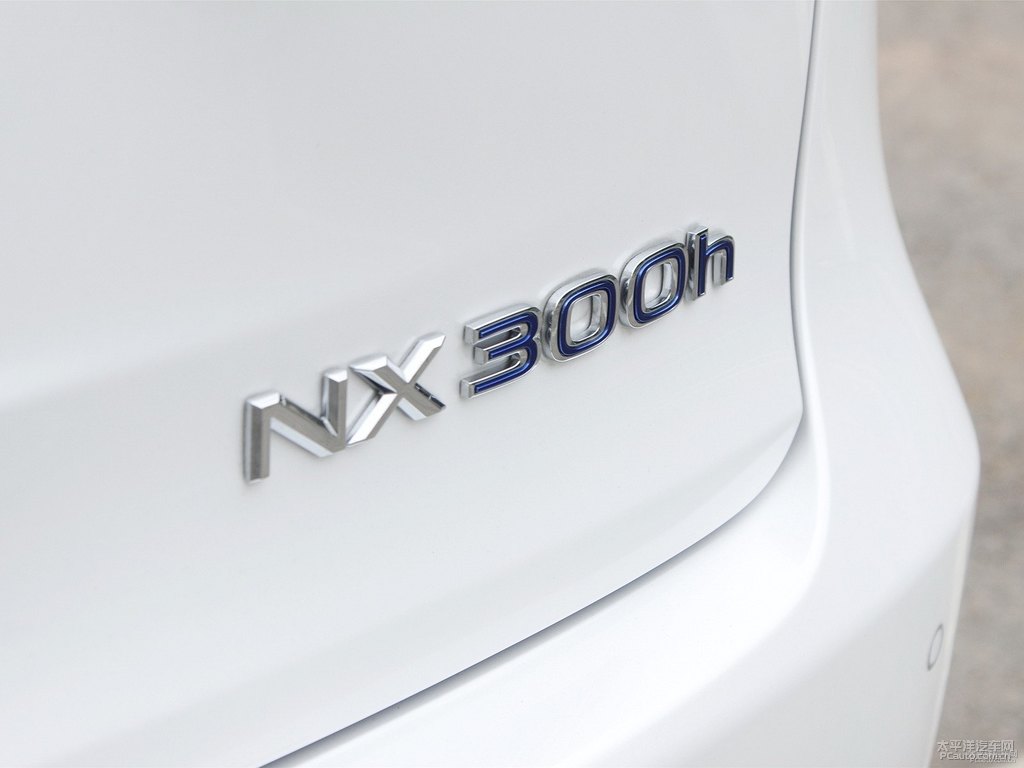 超音速石英白雷克薩斯NX車尾外觀圖片