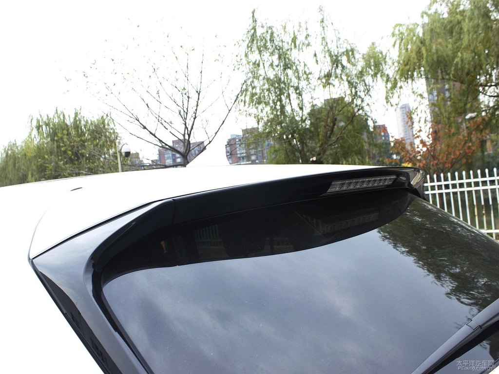 超音速石英白雷克薩斯NX車(chē)尾外觀(guān)圖片