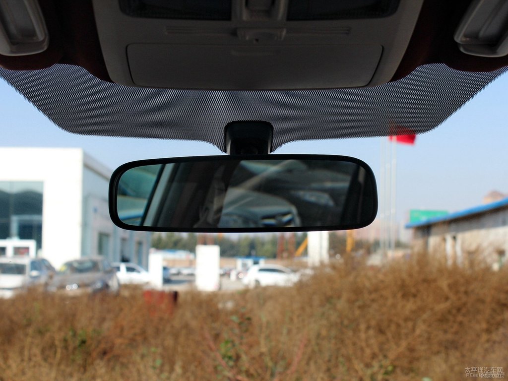 珍珠綢緞白森林人車廂內(nèi)飾圖片