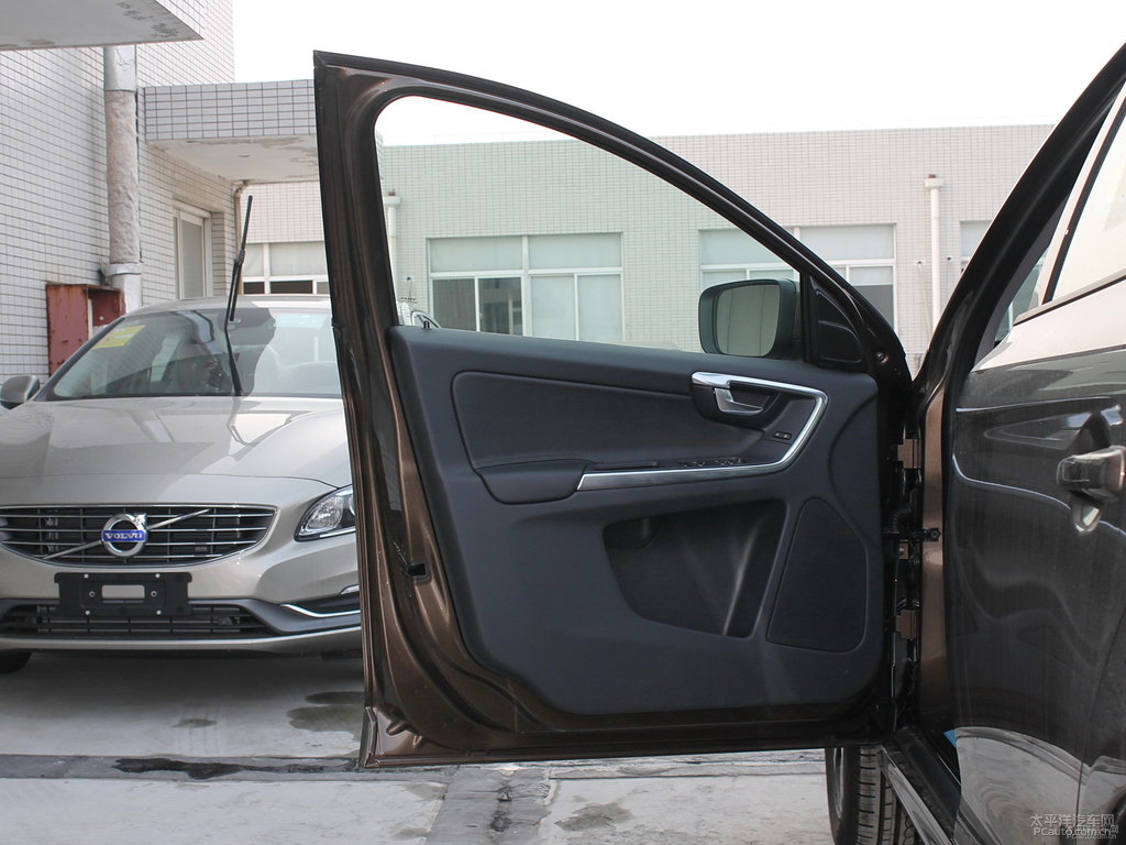 ĺɫ~֠XC60(M(jn))܇(ch)(ni)DƬ