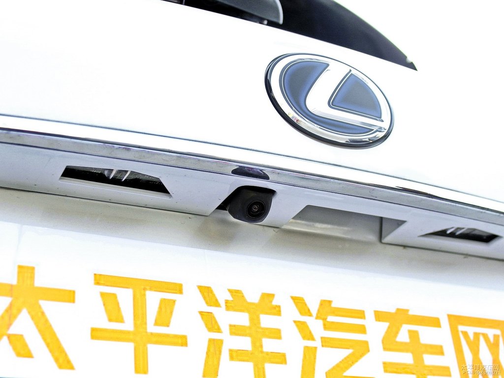 超音速石英白雷克薩斯NX車尾外觀圖片