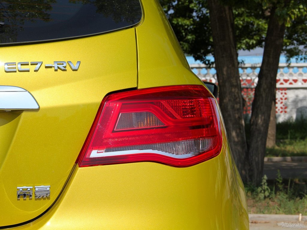 新帝豪車尾外觀圖片
