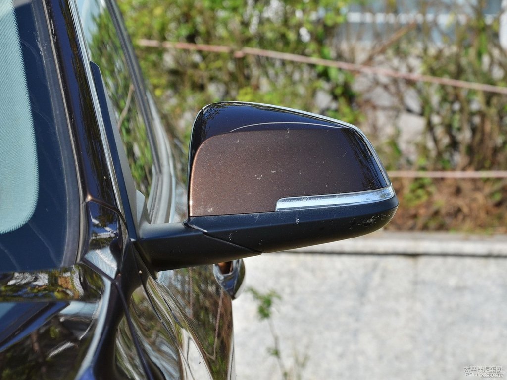 馬拉喀什棕寶馬X1車身外觀圖片