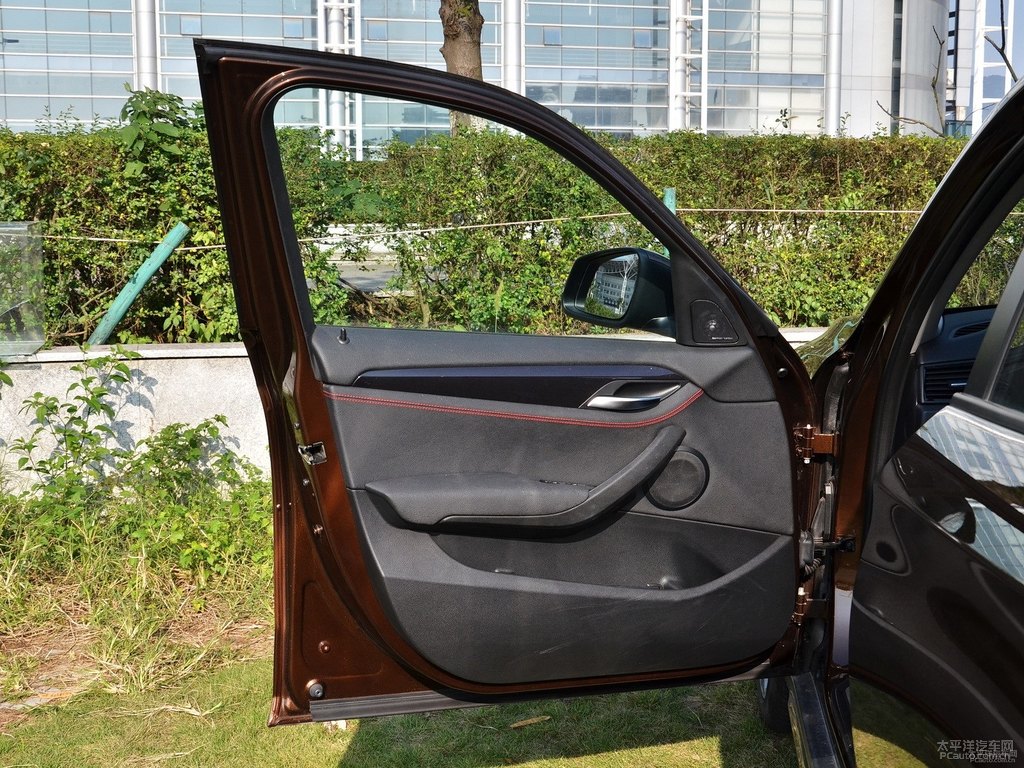 馬拉喀什棕寶馬X1車(chē)廂內(nèi)飾圖片