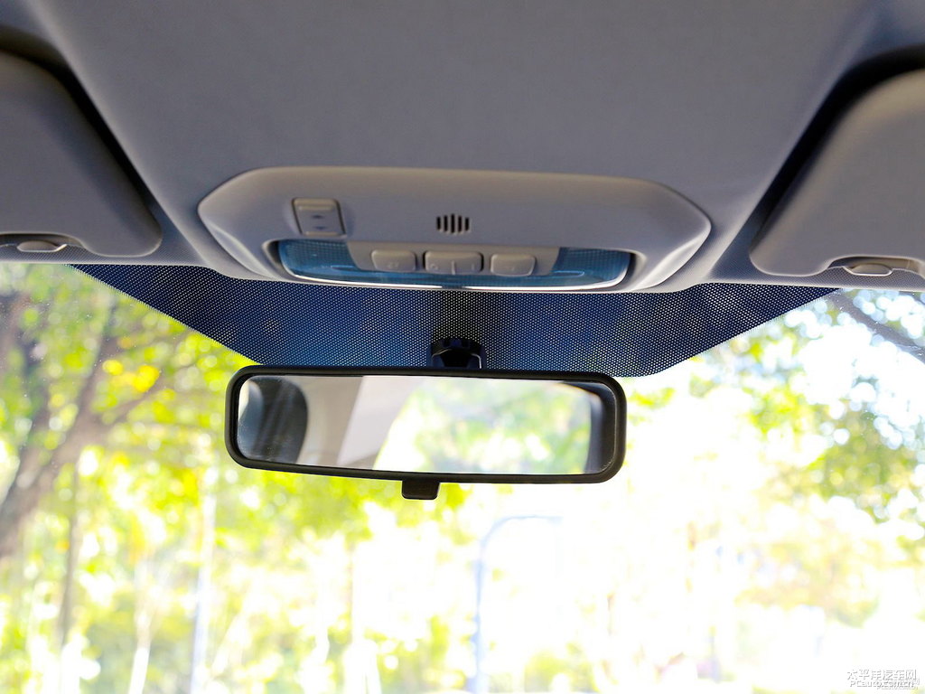 磁力灰福睿斯車廂內(nèi)飾圖片
