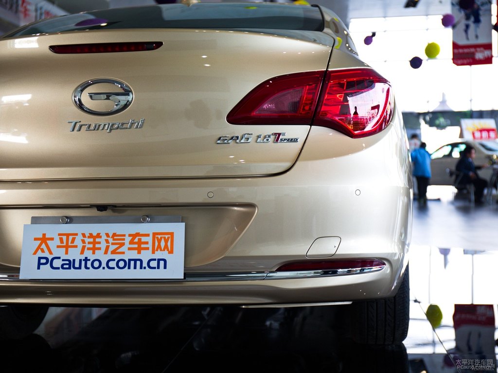 香檳金傳祺GA6車尾外觀圖片
