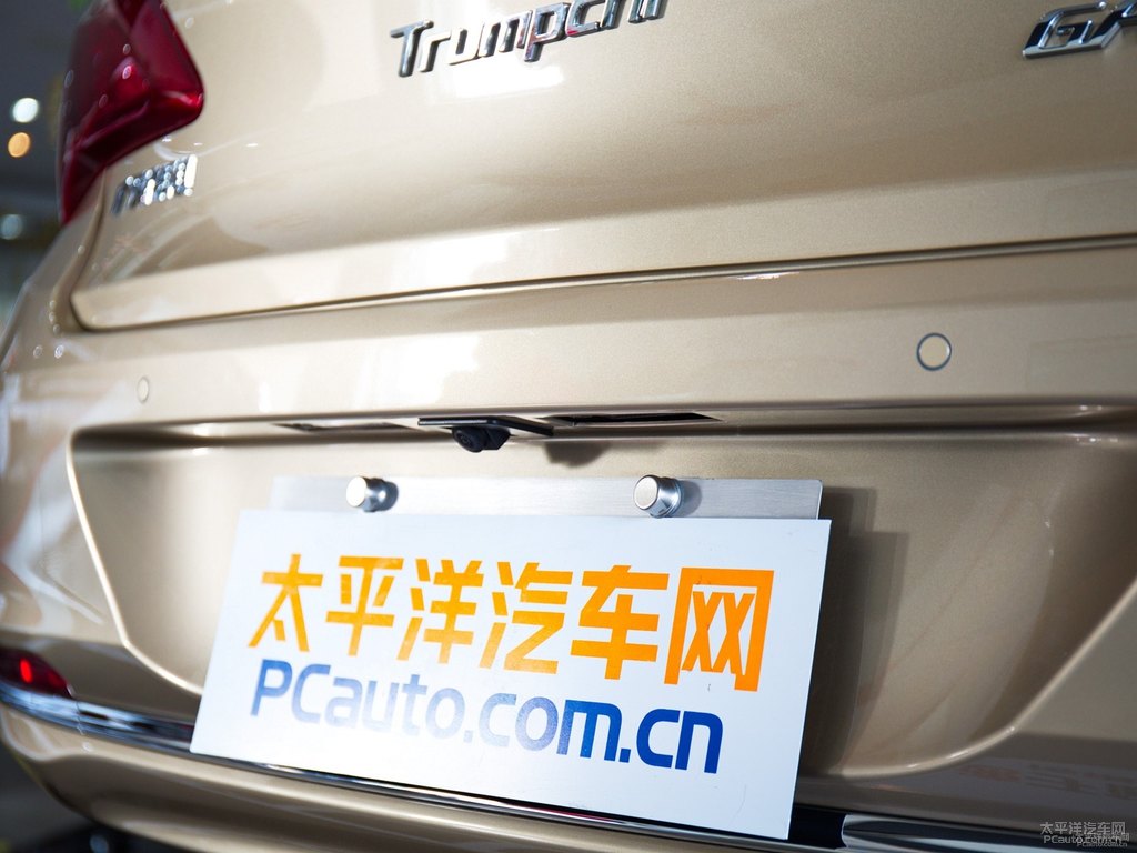 香檳金傳祺GA6車尾外觀圖片