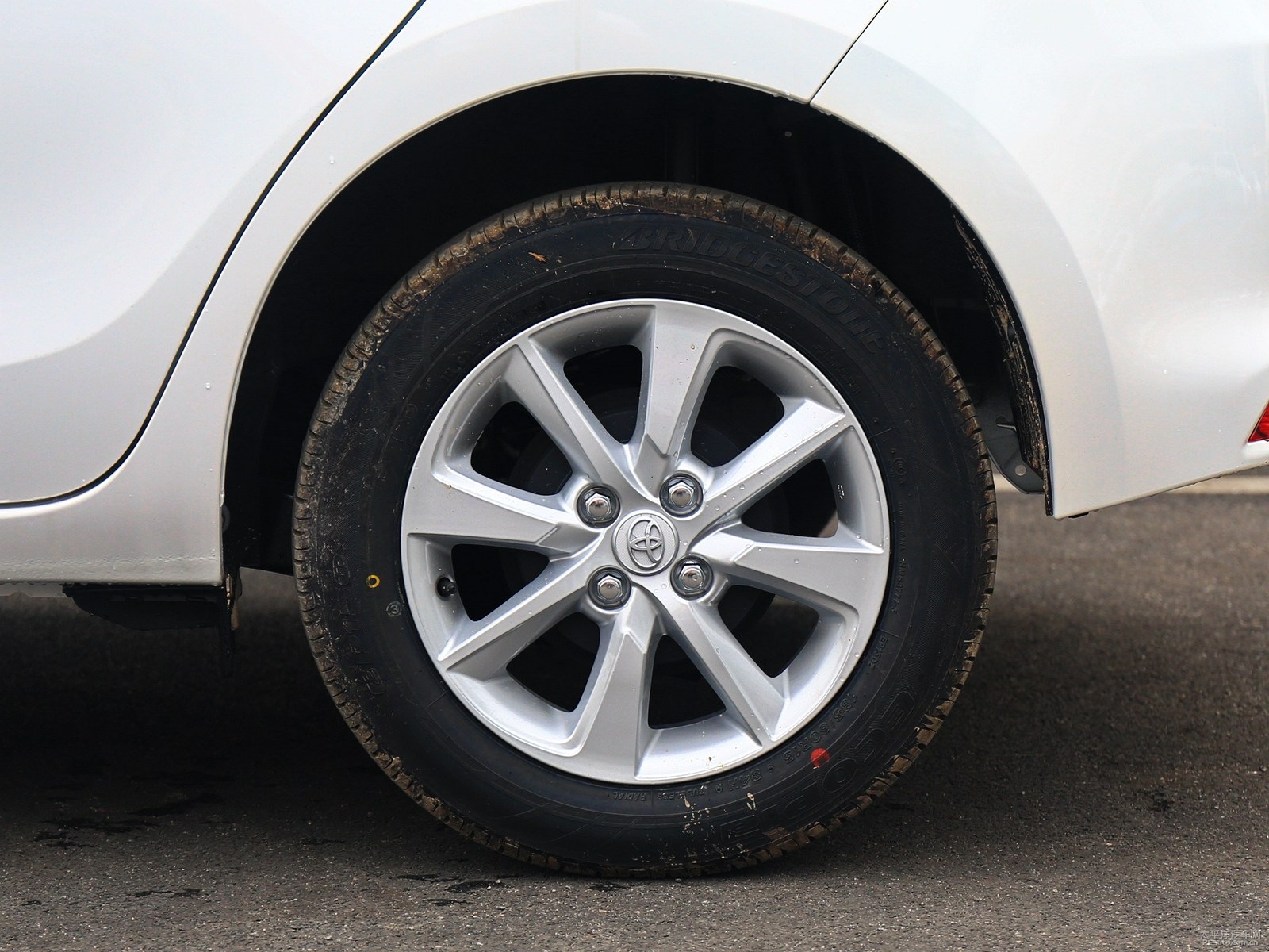 YARiS L 致炫外觀(guān)高清大圖