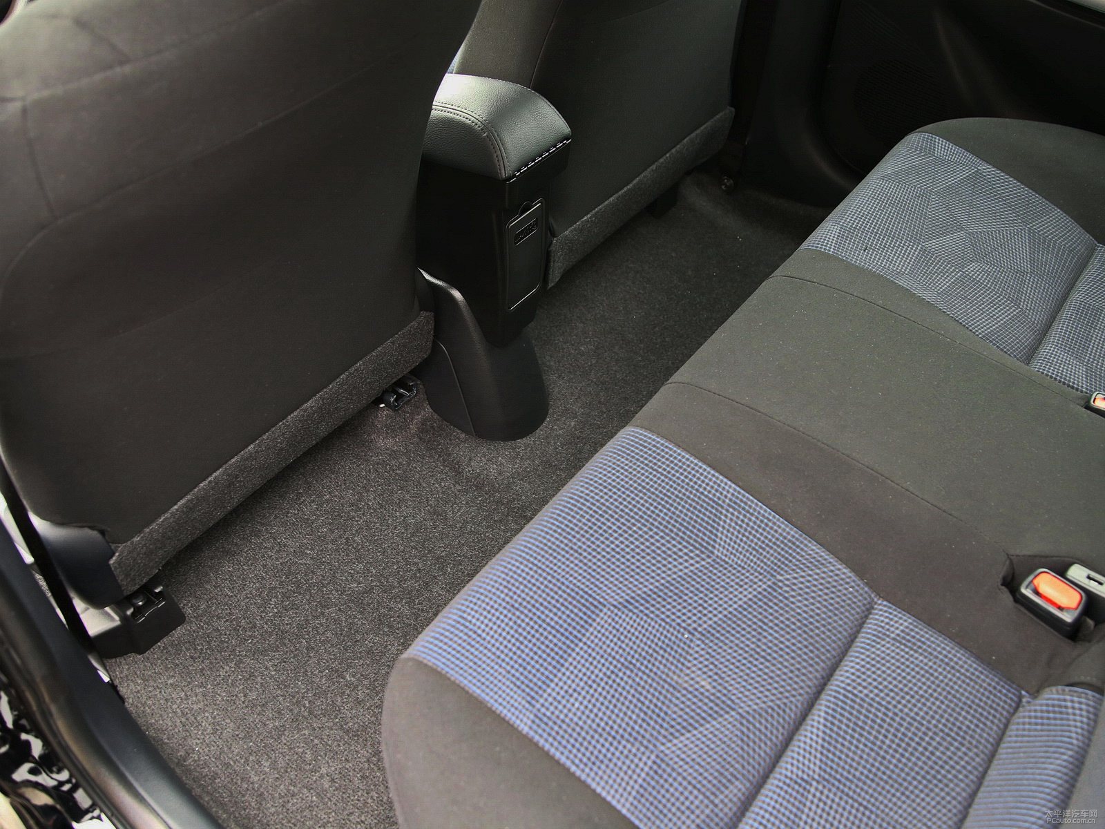 YARiS L 致炫空間高清大圖