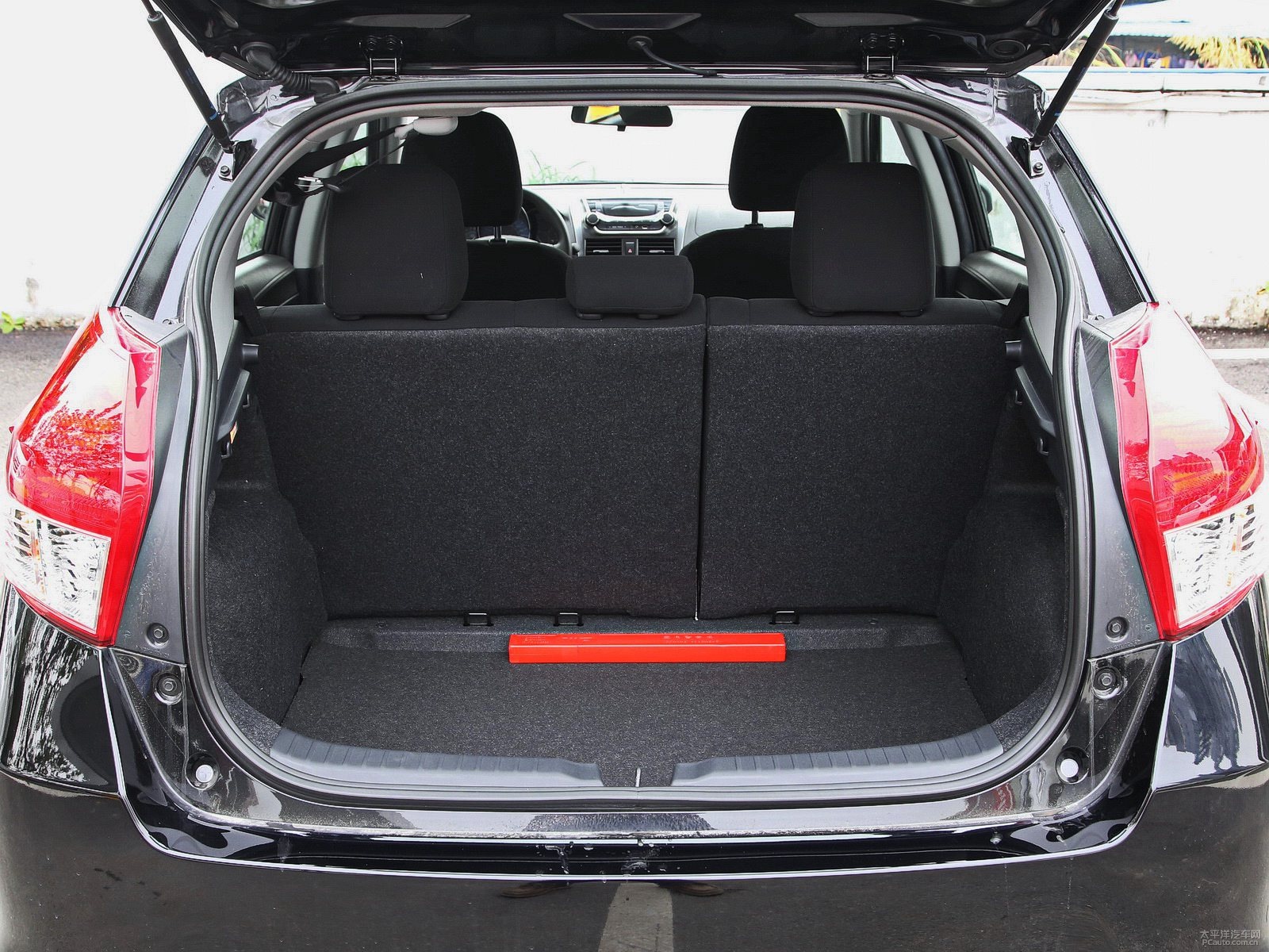 YARiS L 致炫空間高清大圖