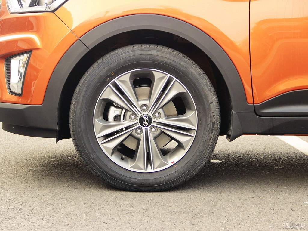 活力橙北京現(xiàn)代ix25車身外觀圖片
