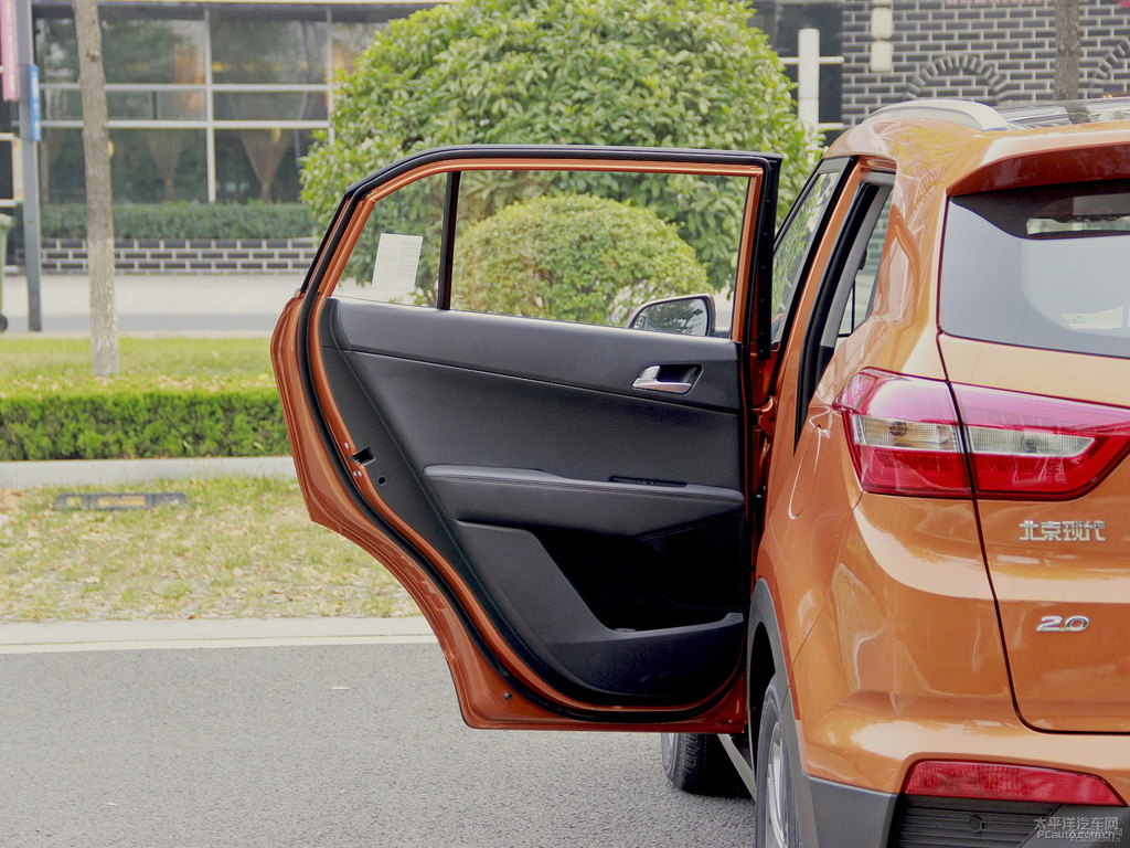 活力橙北京現(xiàn)代ix25車廂內(nèi)飾圖片