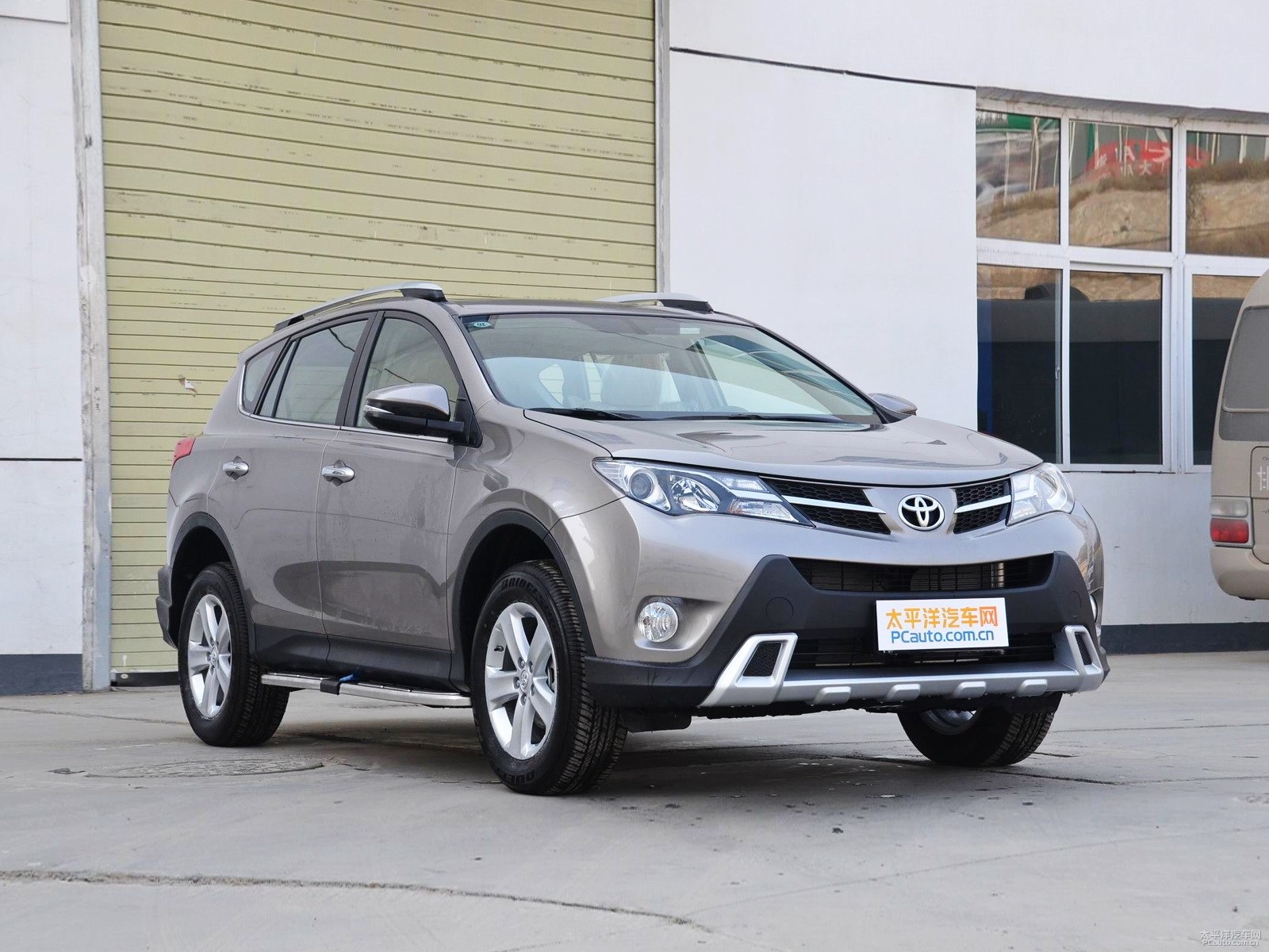 RAV4榮放外觀高清大圖