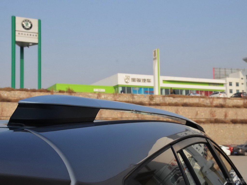 鉑青銅色RAV4榮放車身外觀圖片
