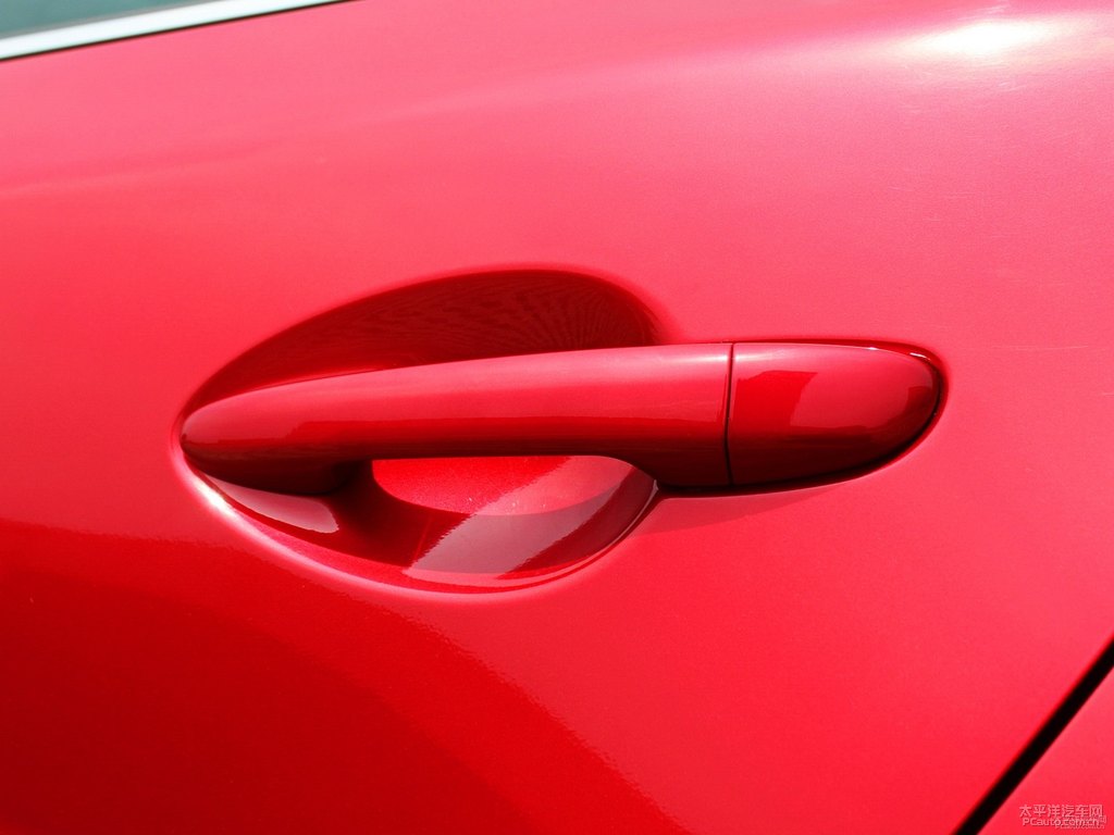 激情紅馬自達(dá)3 昂克賽拉車(chē)身外觀圖片