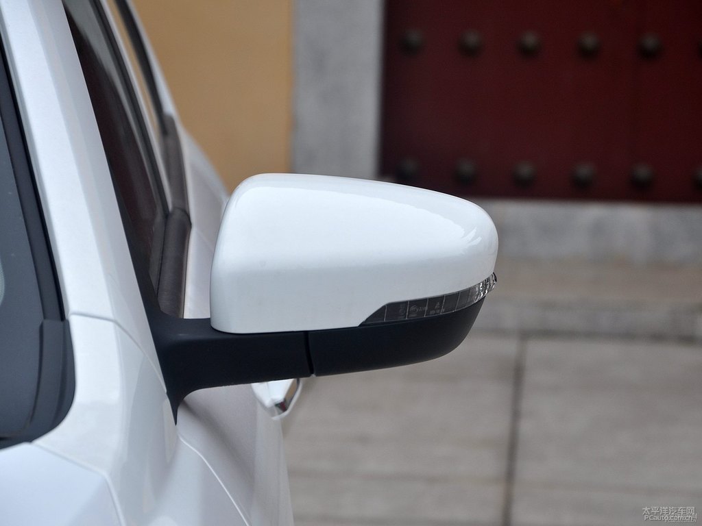 冰晶白新帝豪車身外觀圖片