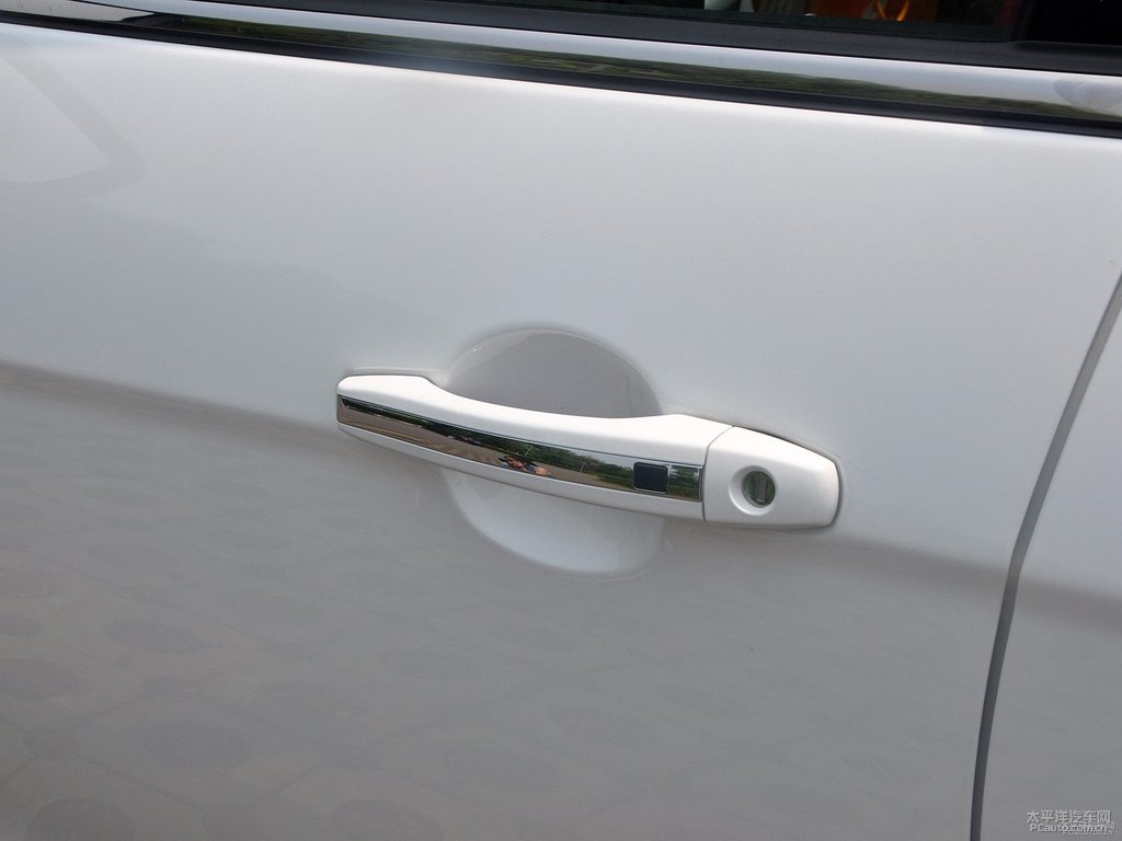 冰晶白新帝豪車身外觀圖片