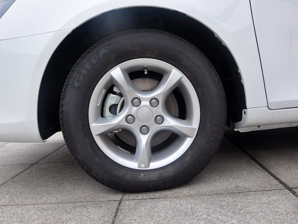 冰晶白新帝豪車身外觀圖片