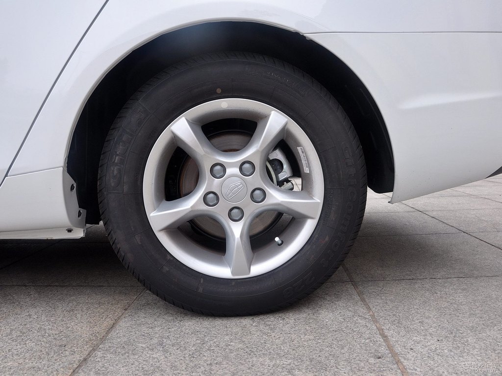 冰晶白新帝豪車身外觀圖片