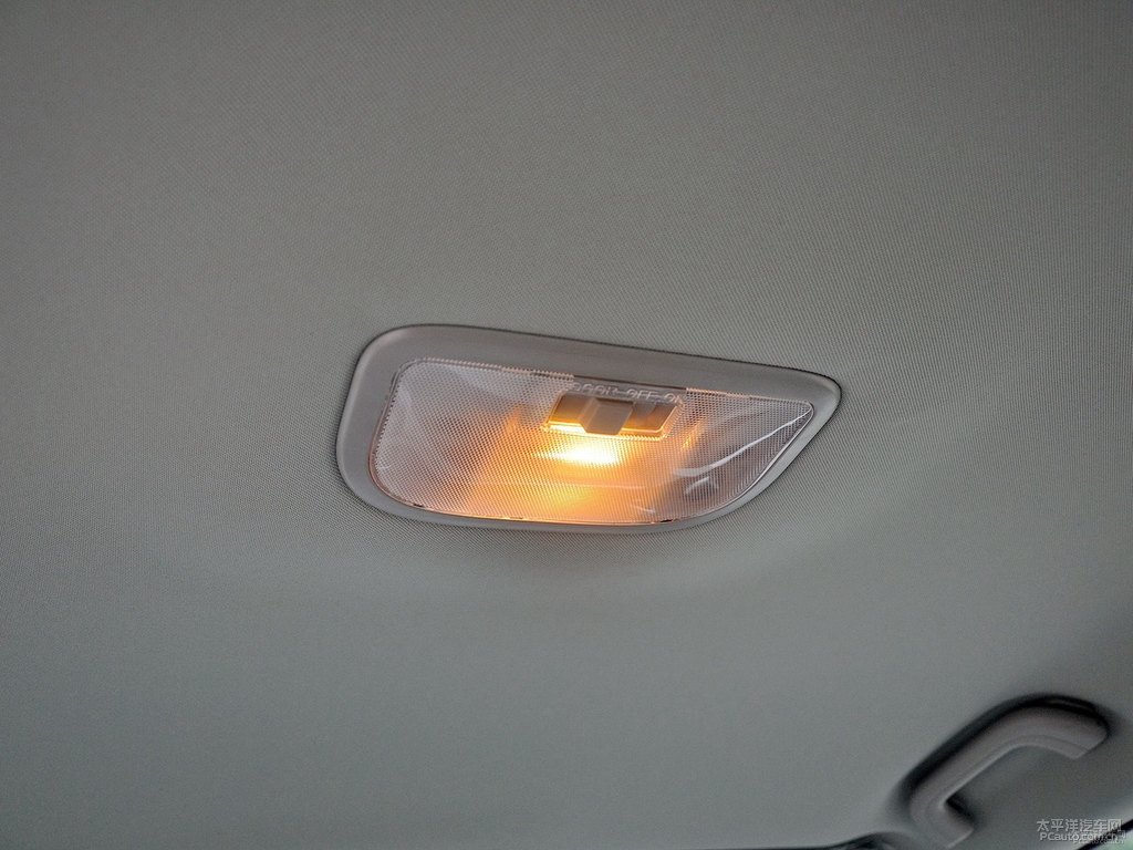 冰晶白新帝豪車廂內(nèi)飾圖片