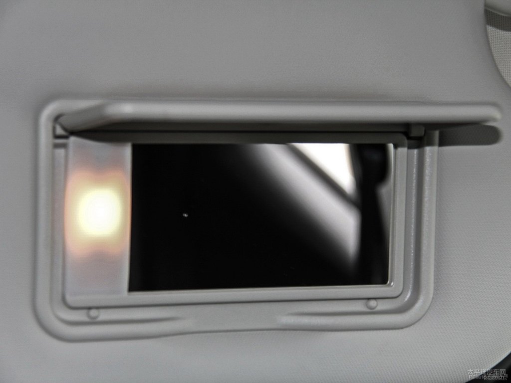典雅白翼虎車廂內(nèi)飾圖片