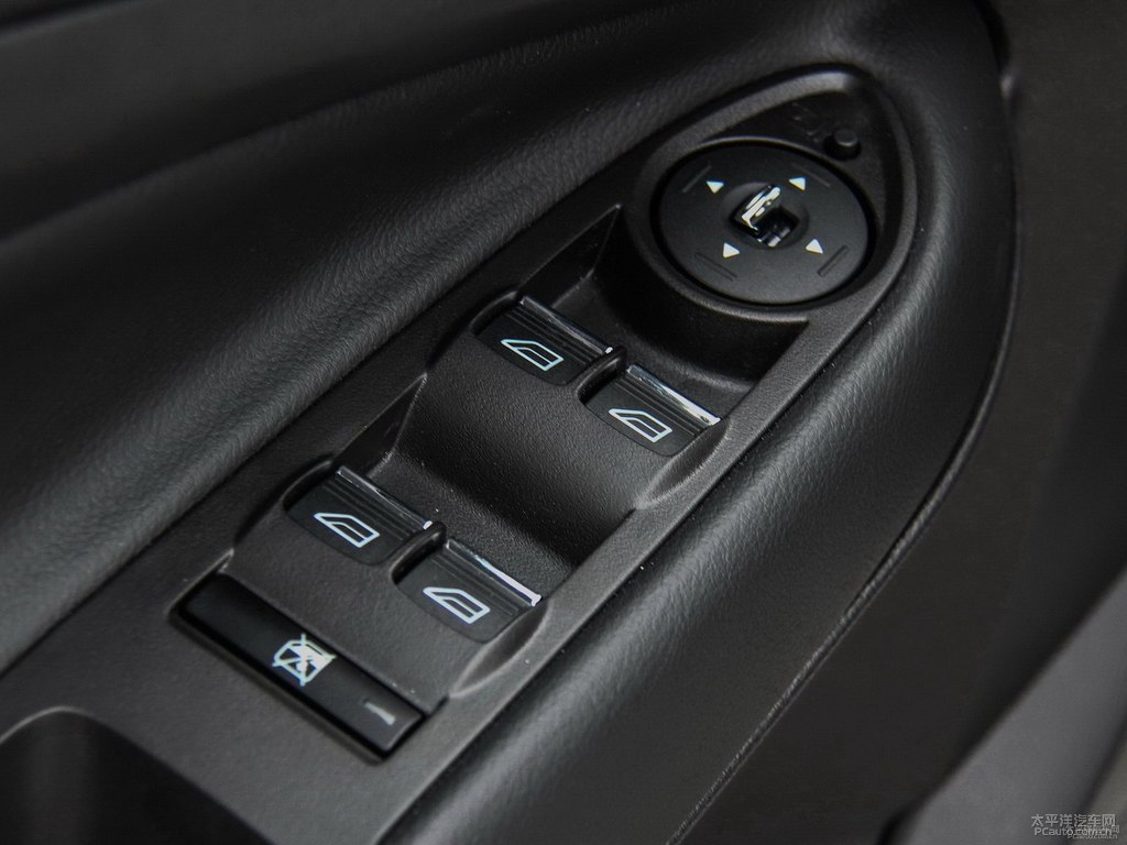 典雅白翼虎車廂內(nèi)飾圖片