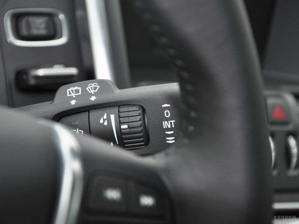 海洋藍沃爾沃XC60中控內(nèi)飾圖片