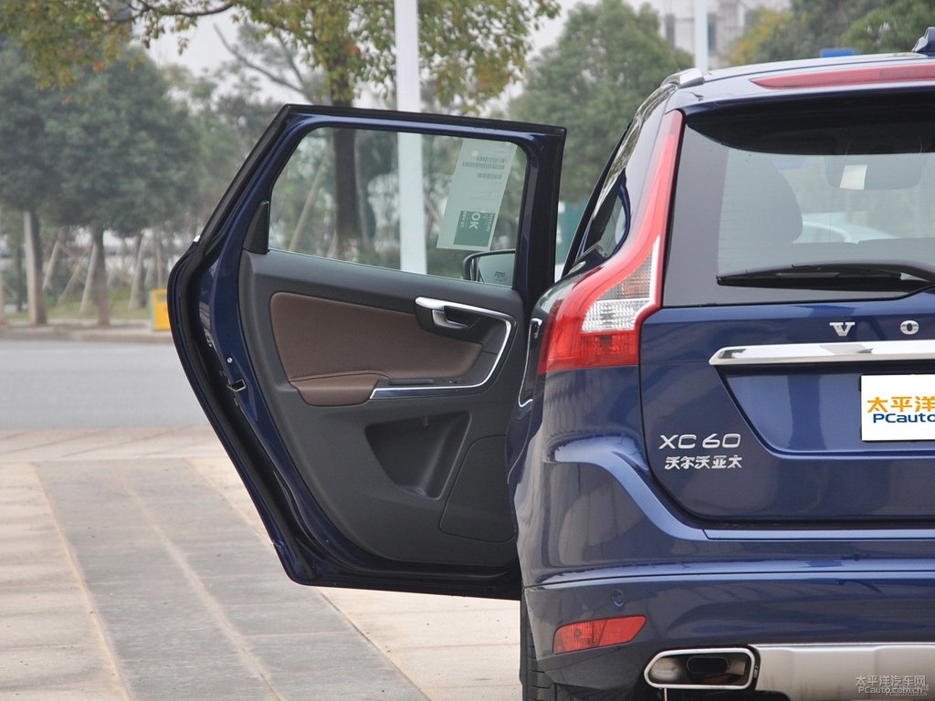 海洋藍(lán)沃爾沃XC60車廂內(nèi)飾圖片