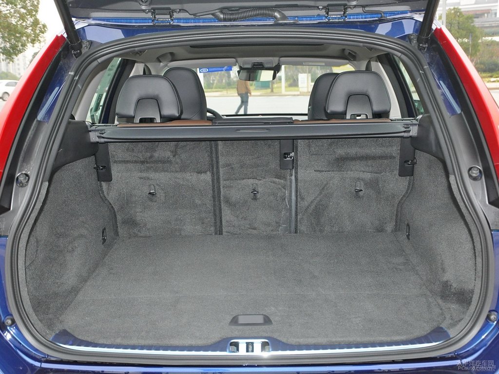 海洋藍(lán)沃爾沃XC60后備廂空間圖片