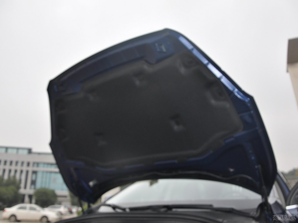 海洋藍沃爾沃XC60發(fā)動機其它細節(jié)圖片