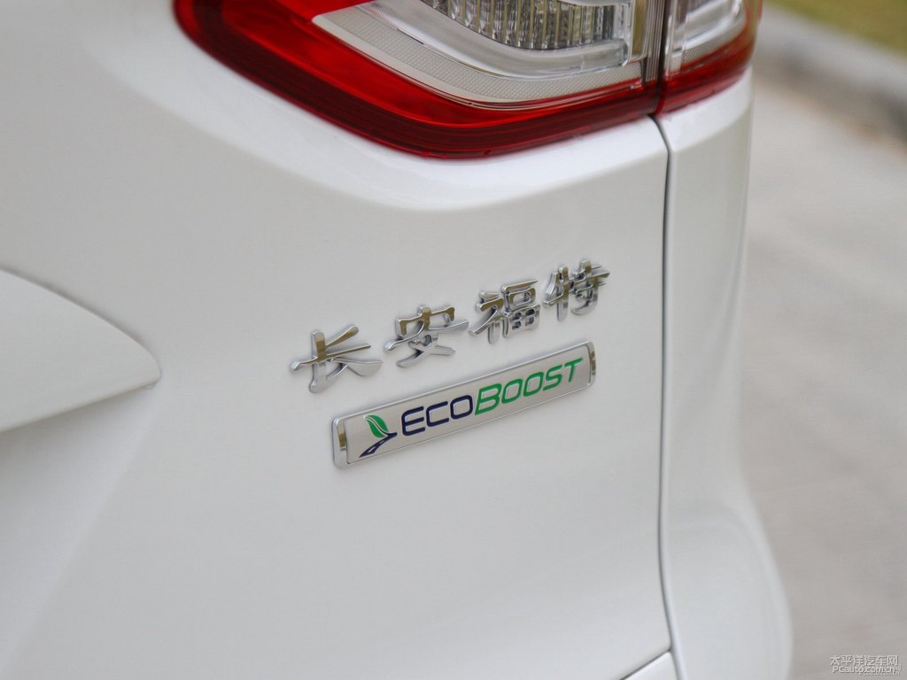 典雅白翼虎車(chē)尾外觀圖片