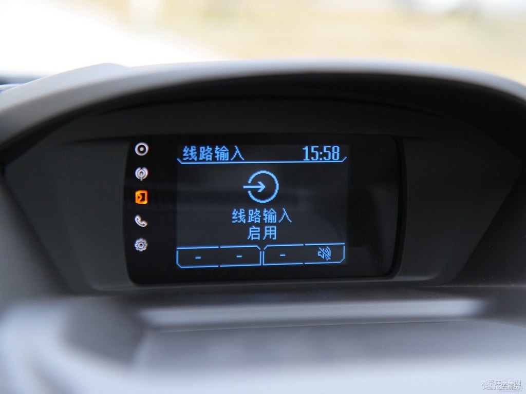 典雅白翼虎中控內(nèi)飾圖片