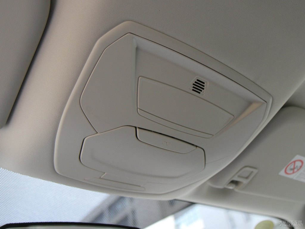 典雅白翼虎車廂內(nèi)飾圖片
