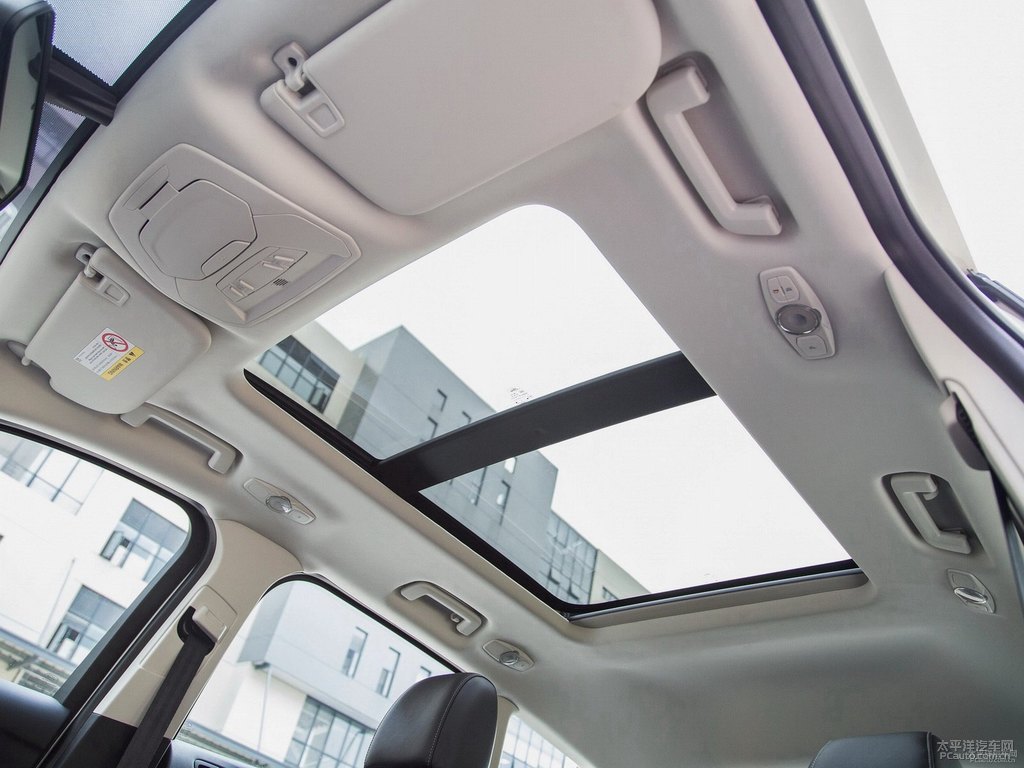 典雅白翼虎車廂內(nèi)飾圖片