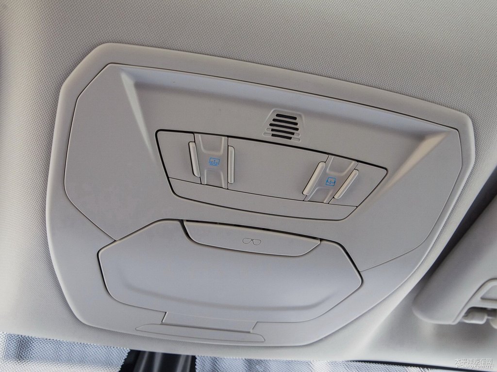 典雅白翼虎車廂內(nèi)飾圖片