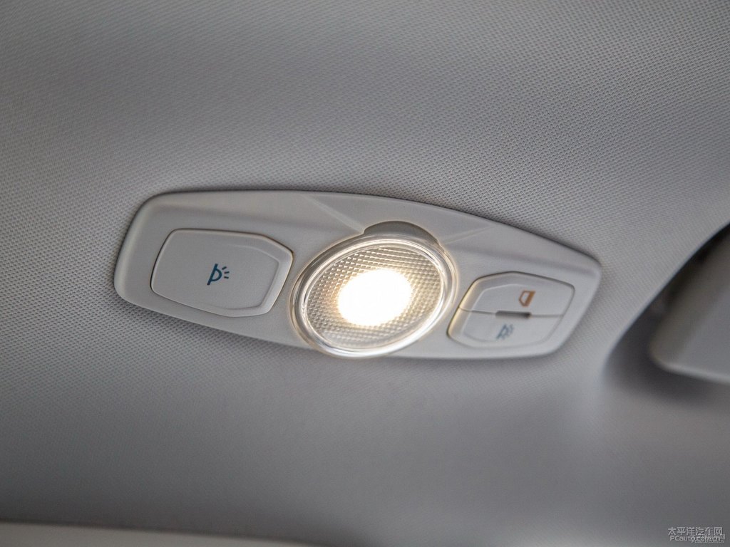 典雅白翼虎車廂內(nèi)飾圖片