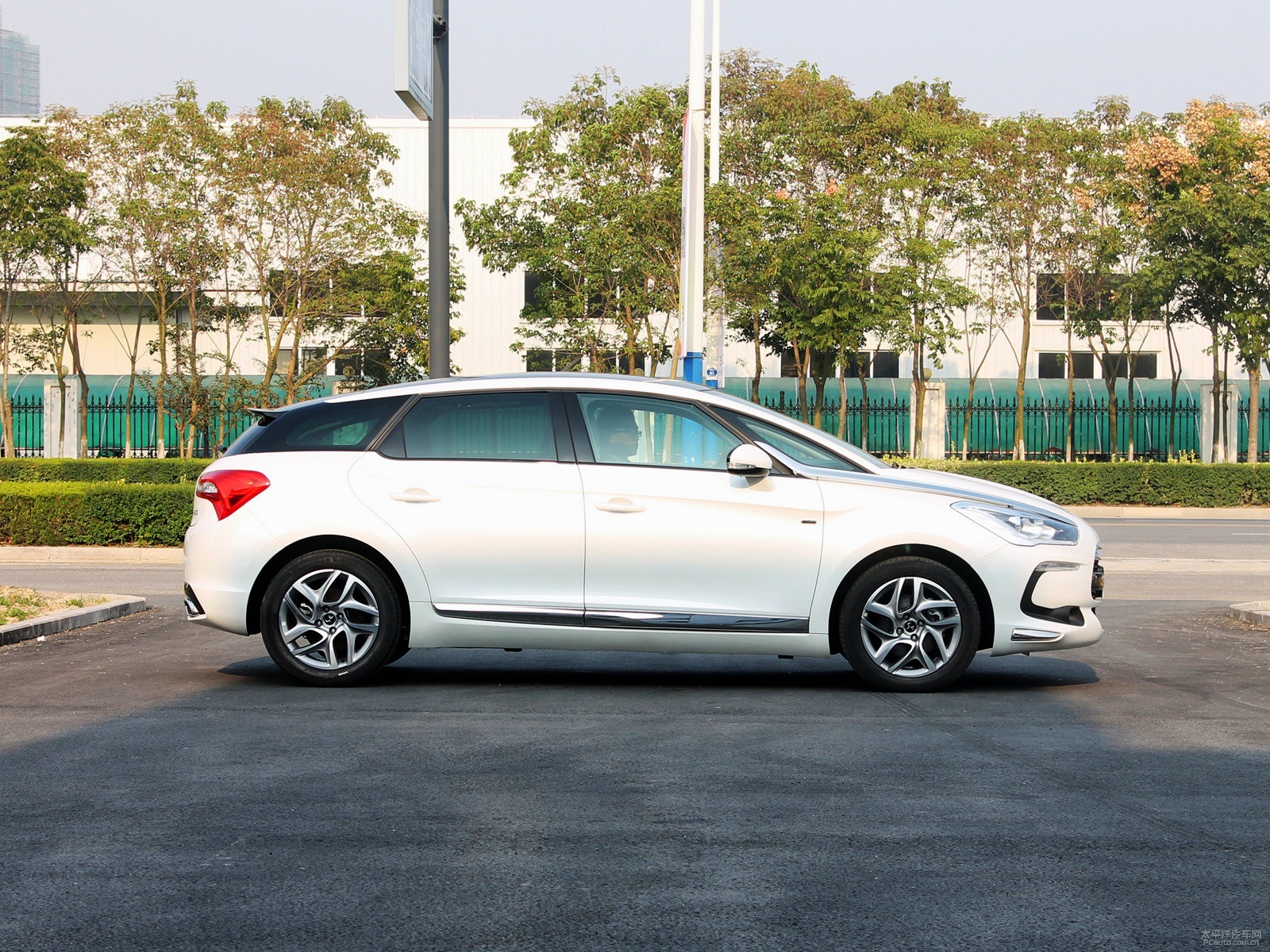 DS 5外觀高清大圖