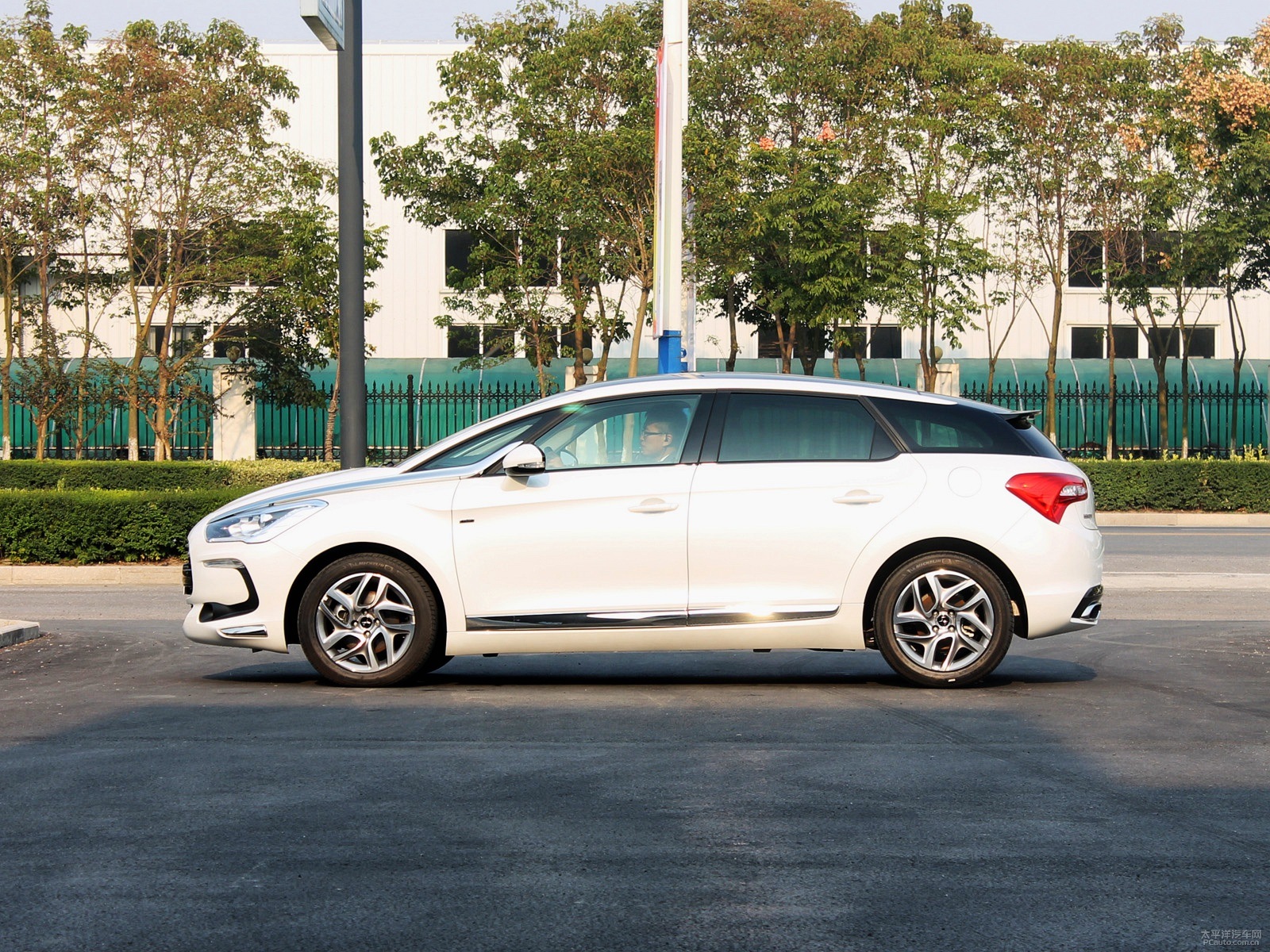 DS 5外觀高清大圖