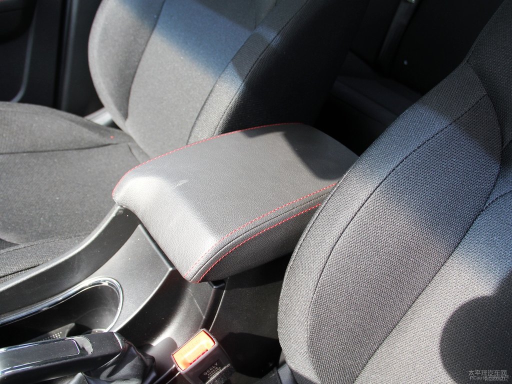 新帝豪車廂內(nèi)飾圖片