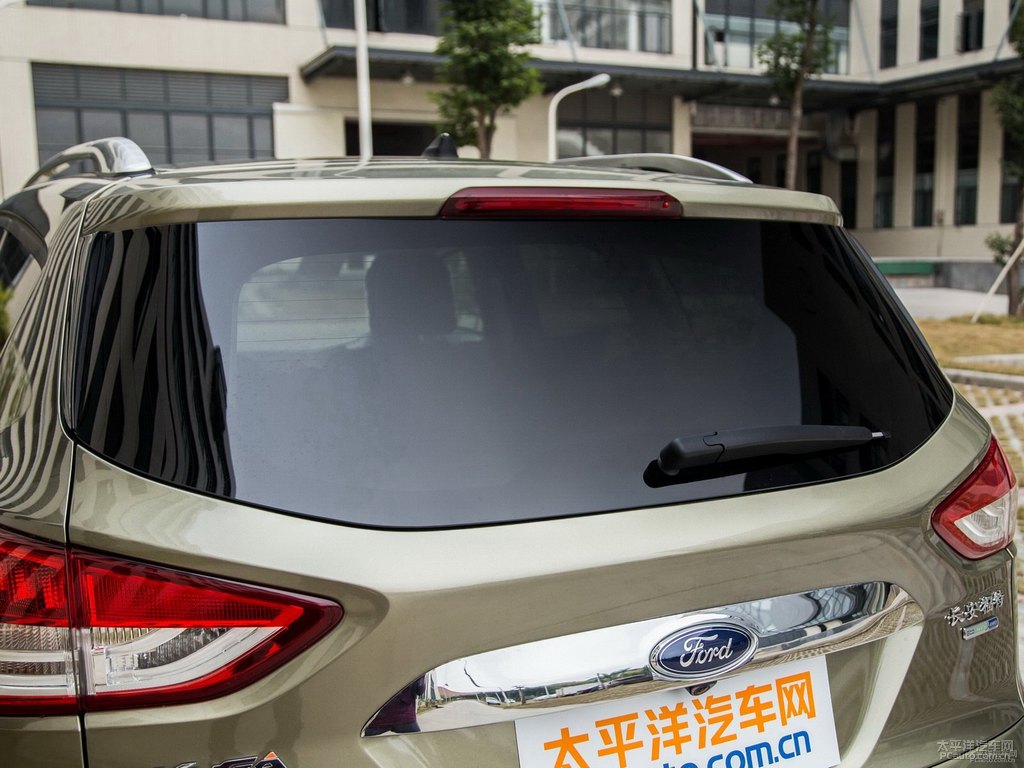 琥珀金翼虎車尾外觀圖片
