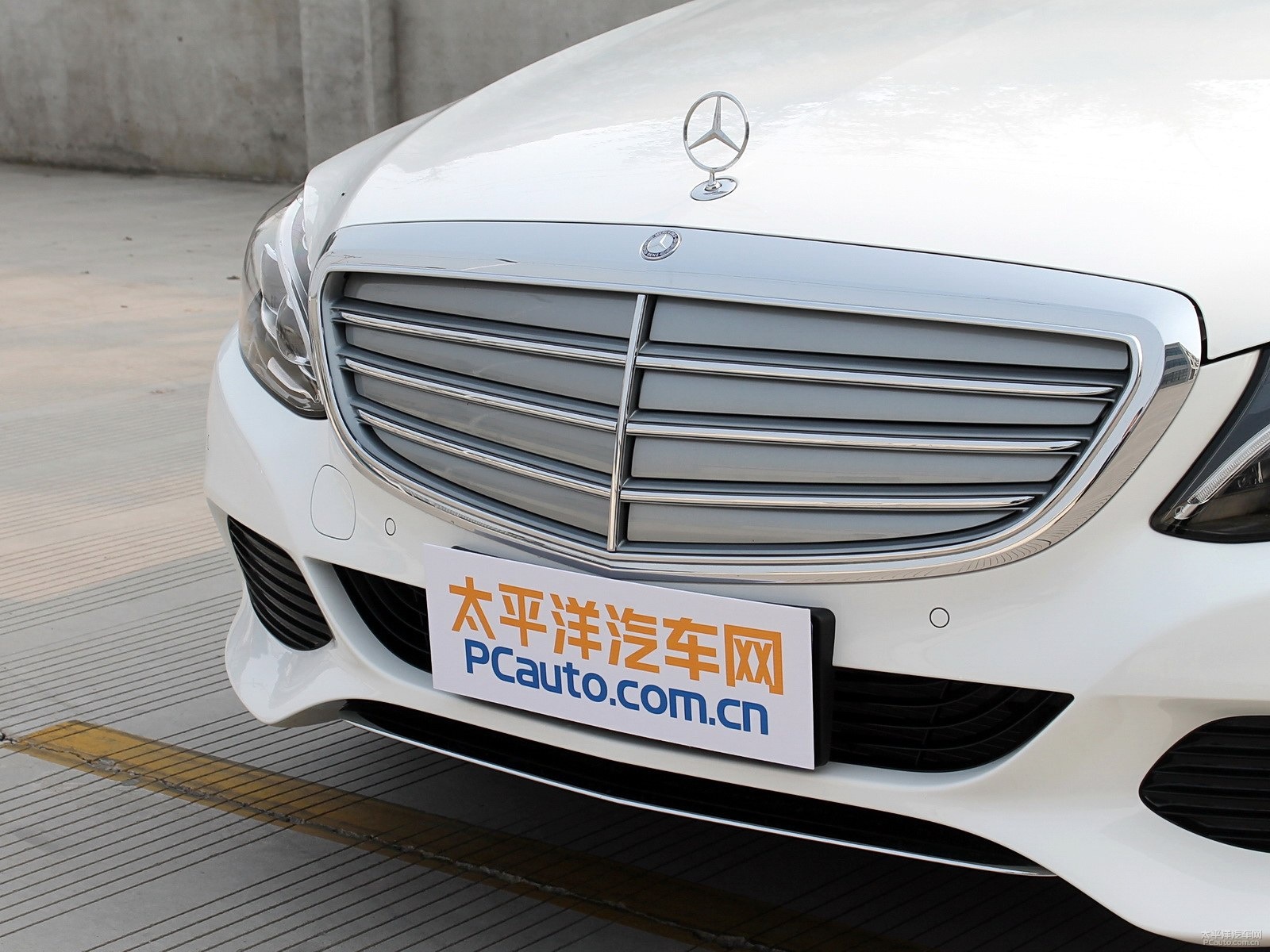 奔馳C級外觀高清大圖