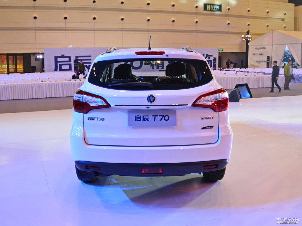和玉白啟辰T70整車外觀外觀圖片
