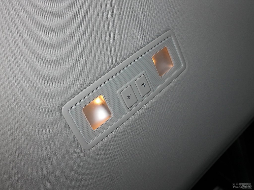 極地白高爾夫車廂內飾圖片