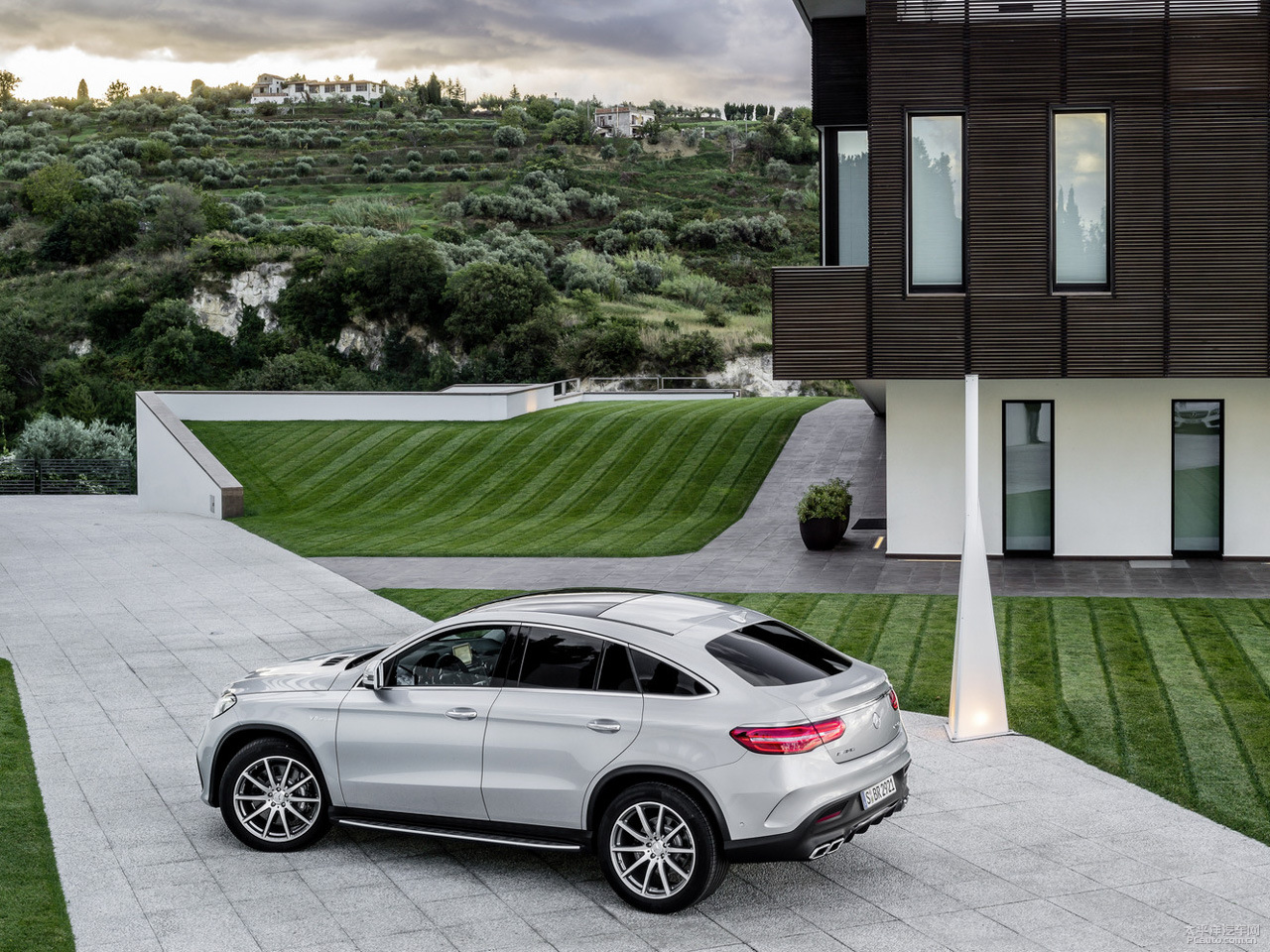 GLE 轎跑SUV AMG外觀高清大圖